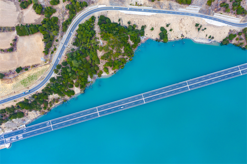 ?κθεση Εξαιρετικ?ν ?ργων του 3ου Φεστιβ?λ Διαδικτυακ?ν Β?ντεο του Θιβ?τ