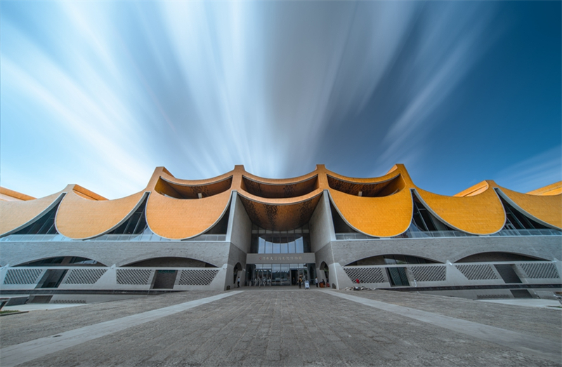 Η π?λη Λουογι?νγκ στην Κεντρικ? Κ?να ξεκιν? το 40ο πολιτιστικ? φεστιβ?λ παι?νια?