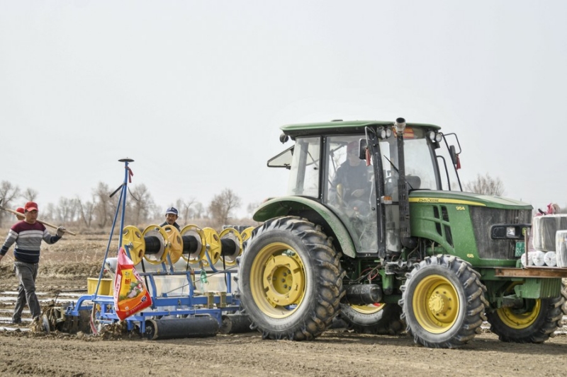 Η ανοιξι?τικη σπορ? του βαμβακιο? ξεκιν? στο Σιντζι?νγκ