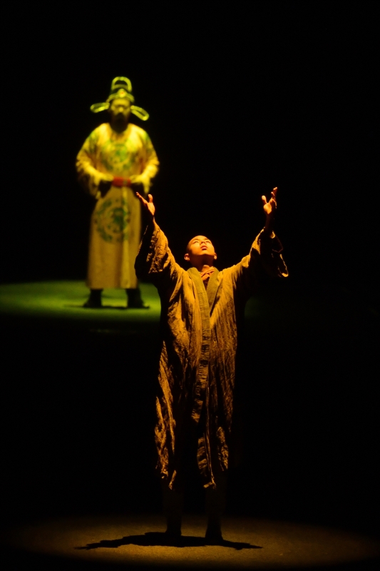 Πολιτιστικ? παρ?σταση για το Ντουνχου?νγκ φ?ρνει αν?καμψη του τουρισμο?