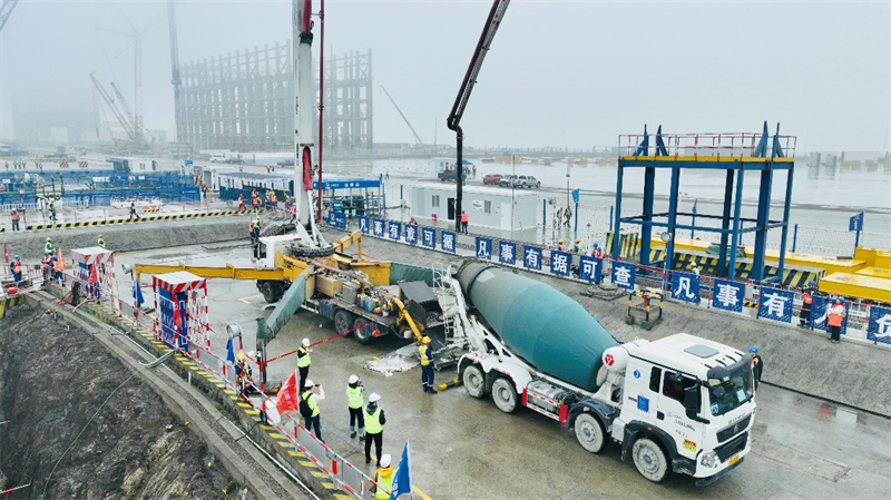 Ομαδικ? φωτογραφ?α: Ξεκ?νησε η κατασκευ? τη? μον?δα? 4 του πυρηνικο? σταθμο? Σ?νμεν τη? Ομ?δα? Πυρηνικ?? Εν?ργεια? τη? Κ?να?