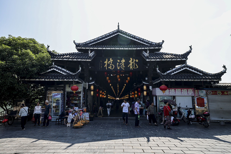 Η αρχα?α γ?φυρα εξυπηρετε? απ? την αρχαι?τητα ?ω? τη σ?γχρονη εποχ?