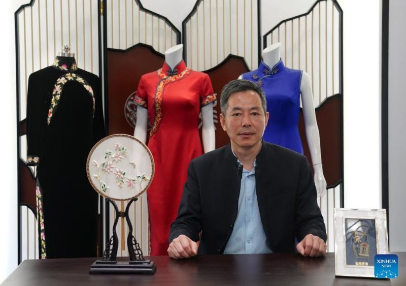 Φωτογραφικ? ?λμπουμ για τα Λονγκφ?νγκ Τσεονγκσ?μ τη? Σαγκ?η?