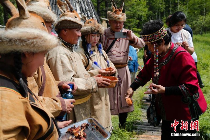 Το Φεστιβ?λ τη? Φωτι?? φ?ρνει τουρισμ? στου? Οροτσ?ν