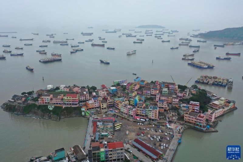 Το ?Σχ?διο Χιλ?ων και Δ?κα Χιλι?δων Χωρι?ν? ?χει δημιουργ?σει δεκ?δε? χιλι?δε? ?μορφα χωρι? τα ?τελευτα?α 20 χρ?νια