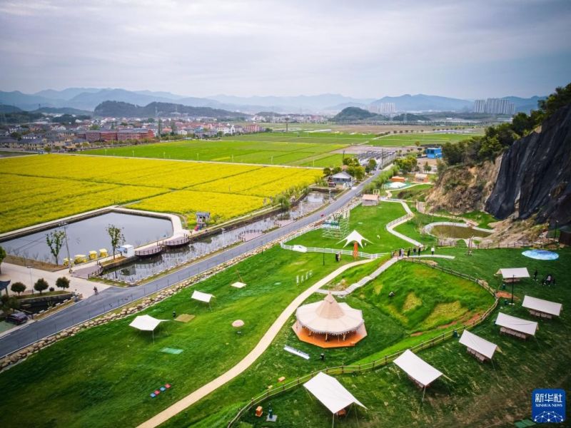 Το ?Σχ?διο Χιλ?ων και Δ?κα Χιλι?δων Χωρι?ν? ?χει δημιουργ?σει δεκ?δε? χιλι?δε? ?μορφα χωρι? τα ?τελευτα?α 20 χρ?νια
