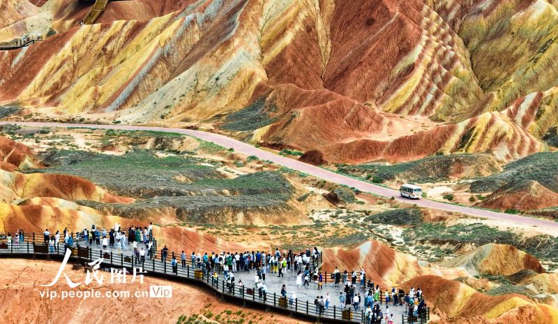 Τζανγκγι?, Γκανσο?: O φανταστικ?? Δρ?μο? του Μεταξιο? και το πολ?χρωμο Βουν? του Ουρ?νιου Τ?ξου