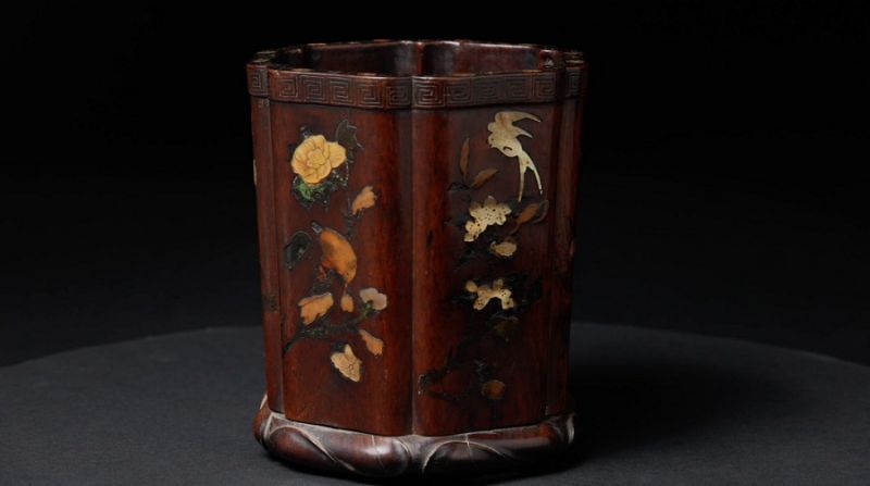 ?να δωμ?τιο για αυτοβελτ?ωση, διαλογισμ? και υψηλ? αισθητικ?