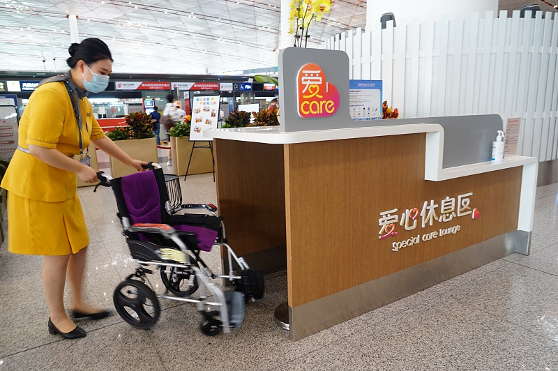 Το αεροδρ?μιο τη? πρωτε?ουσα? αναμ?νεται να μεταφ?ρει 1,33 εκατομμ?ρια επιβ?τε? κατ? τη δι?ρκεια των διακοπ?ν