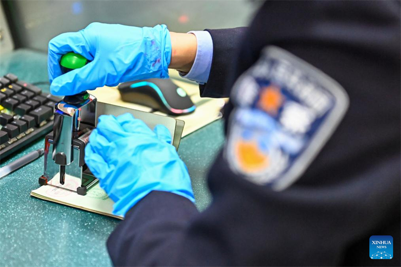 Το Κασγκ?ρ του Σιντζι?νγκ γνωρ?ζει ταχε?α αν?πτυξη ω? π?λη ανο?γματο?