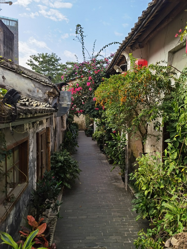 Π?λη Σεντζ?ν, Αρχα?ο Χωρι? Γκ?νκενγκ: Το αρχα?ο χωρι? Χ?κκα ?κρυμμ?νο μ?σα στην π?λη?