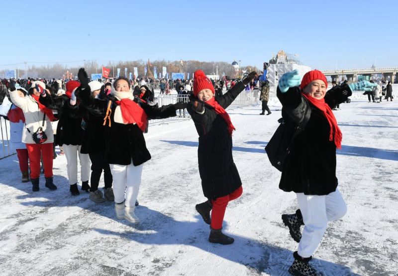 Η ετ?σια συγκομιδ? π?γου στο Χαρμπ?ν ξεκ?νησε με παραδοσιακ? τελετ?