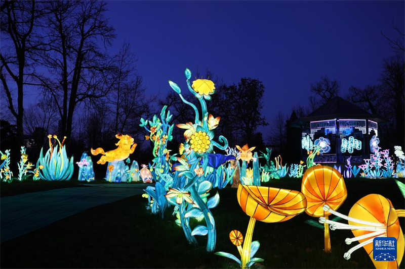 Η θεματικ? ?κθεση φαναρι?ν απ? το κλασικ? βιβλ?ο