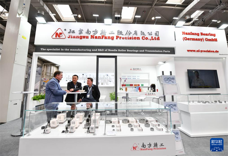 Κιν?ζοι εκθ?τε? λ?μπουν στην ?κθεση Messe του Αν?βερου