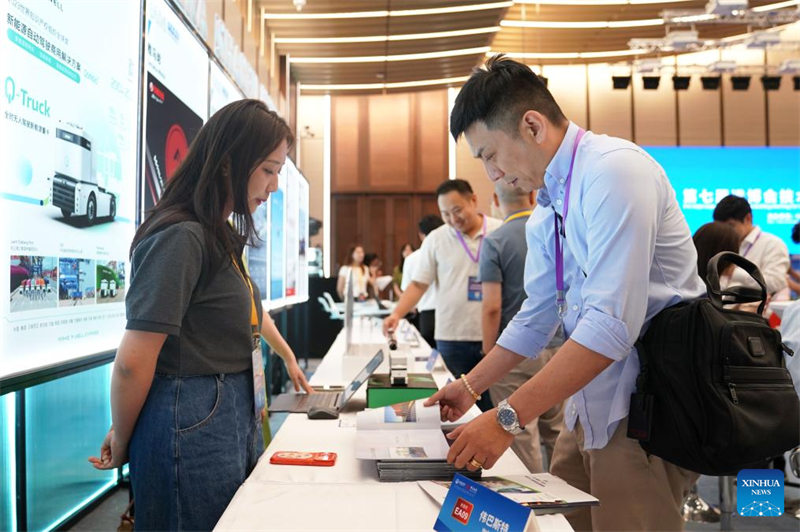 Συν?ντηση σ?νδεση? προσφορ??-ζ?τηση? πραγματοποι?θηκε στη Σαγκ?η πριν απ? την 7η Διεθν? ?κθεση Εισαγωγ?ν τη? Κ?να?