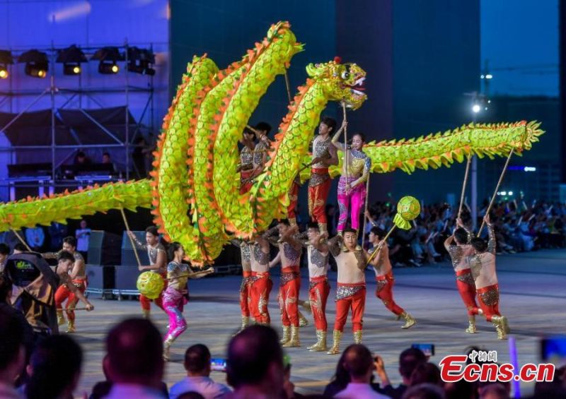 Το Σιντζι?νγκ ξεκ?νησε σεζ?ν λα?κ?? τ?χνη?