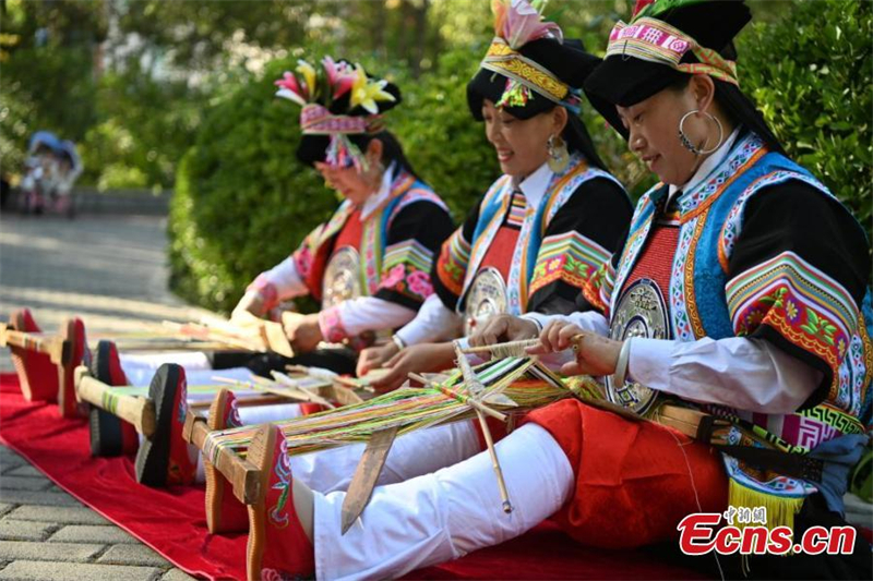 Μια τεχνικ? μπροκ?ρ 1000 ετ?ν των Θιβετιαν?ν Τσι?νγκ