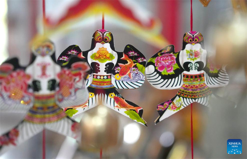 Δημιουργικ? πολιτιστικ? προ??ντα με θ?μα του? χαρταετο?? στην π?λη Γουε?φ?νγκ τη? επαρχ?α? Σαντ?νγκ, στι? 14 Οκτωβρ?ου. (Φωτογραφ?α / Xinhua)