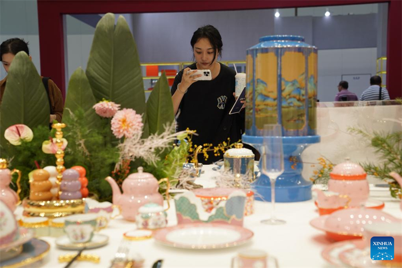 Ξεκ?νησε η Διεθν?? ?κθεση Κεραμικ?? στην Τζινγκντετζεν, την Κινεζικ? 