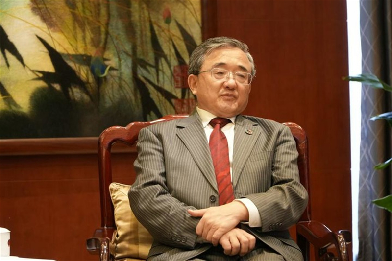 Ο Λιου Ζενμ?ν, Ειδικ?? Απεσταλμ?νο? τη? Κ?να? για την Κλιματικ? Αλλαγ?, μιλ? σε συν?ντευξ? του στο πρακτορε?ο Xinhua στι? Βρυξ?λλε?, 15/11/2024. Φωτογραφ?α: Xinhua