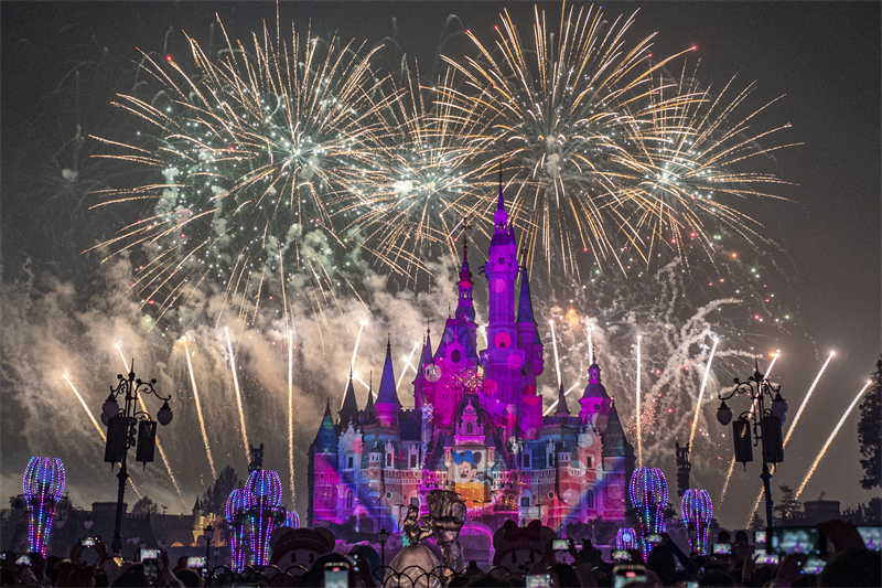 Σαγκ?η: Η μαγικ? εβδομ?δα γενεθλ?ων του Μ?κυ και τη? Μ?νι ξεκιν? στην Ντ?σνε?λαντ