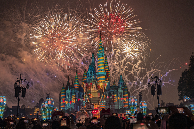 Σαγκ?η: Η μαγικ? εβδομ?δα γενεθλ?ων του Μ?κυ και τη? Μ?νι ξεκιν? στην Ντ?σνε?λαντ