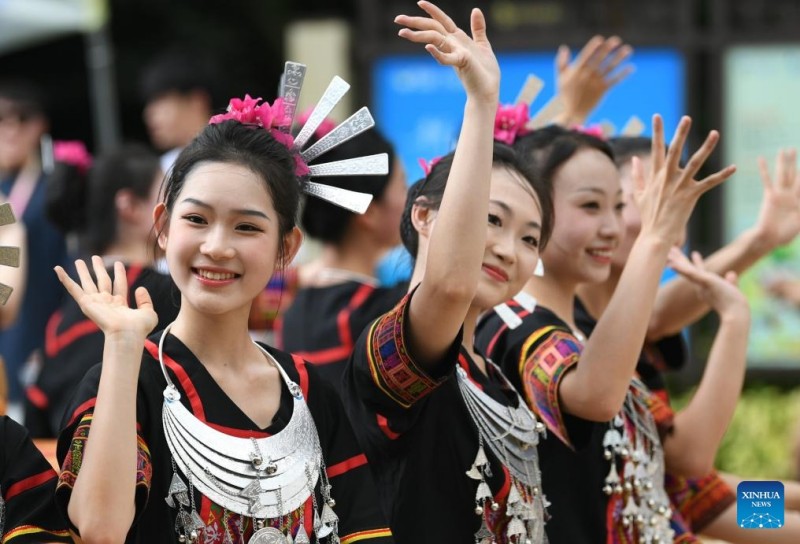 Γκαλ? για του? 12ου? Εθνικο?? Παραδοσιακο?? Αγ?νε? Εθνοτικ?ν Μειονοτ?των τη? Κ?να? ?πραγματοποι?θηκε στην π?λη Σανγι?