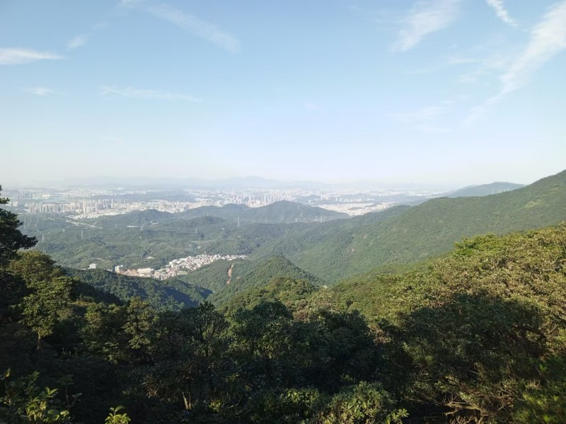 Τα φυσικ? θα?ματα και το τοπ?ο τη? π?λη? του βουνο? Γουτ?νγκ