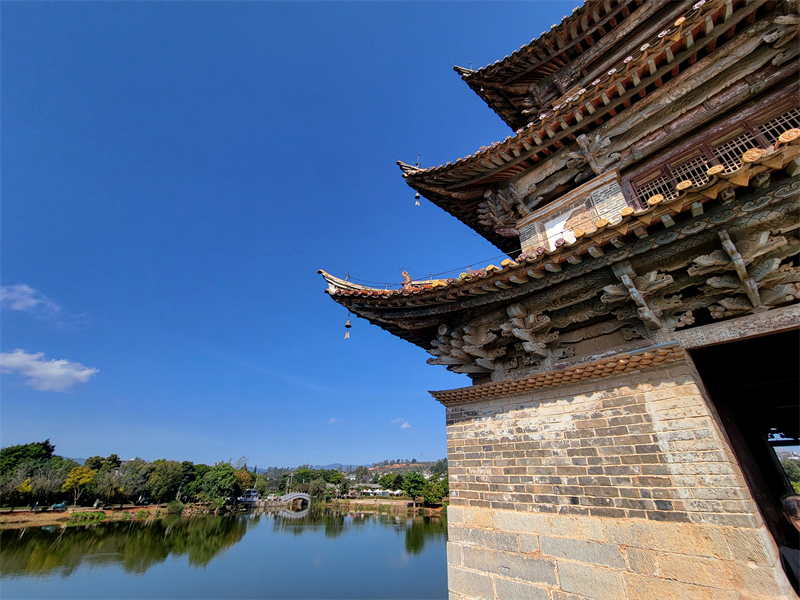 Μια απ? τι? πιο ?μορφε? γ?φυρε? τη? Κ?να? στο Γιουν?ν