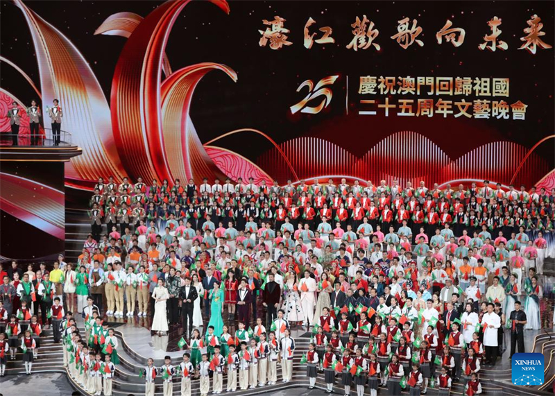 Γκαλ? για την 25η επ?τειο επαναπροσ?ρτηση? του Μακ?ο υπ? την παρουσ?α του Προ?δρου Σι Τζινπ?νγκ