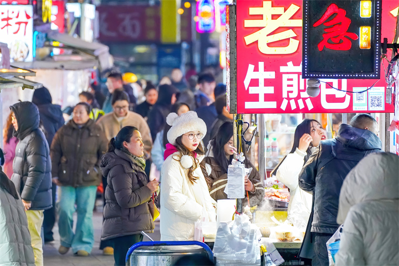 Στην π?λη Σουτσι?ν η ?Νυχτεριν? οικονομ?α? απελευθερ?νει ν?α ζωτικ?τητα