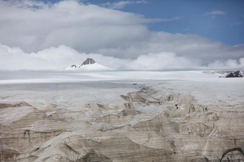 Ενα?ρια ?ποψη του Παγετ?να Πουρ?γκ Κ?νγκρι στην Αυτ?νομη Περιοχ? του Θιβ?τ, στη Νοτιοδυτικ? Κ?να, στι? 4 Σεπτεμβρ?ου 2024. (Φωτογραφ?α / Xinhua)