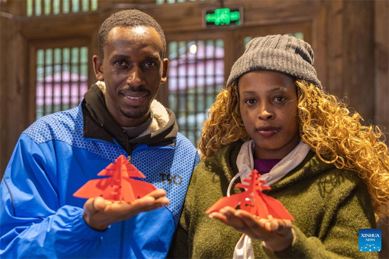 Φοιτητ?? απ? το εξωτερικ? σε πολιτιστικ?? δραστηρι?τητε? στην Τσ?νγκτσινγκ