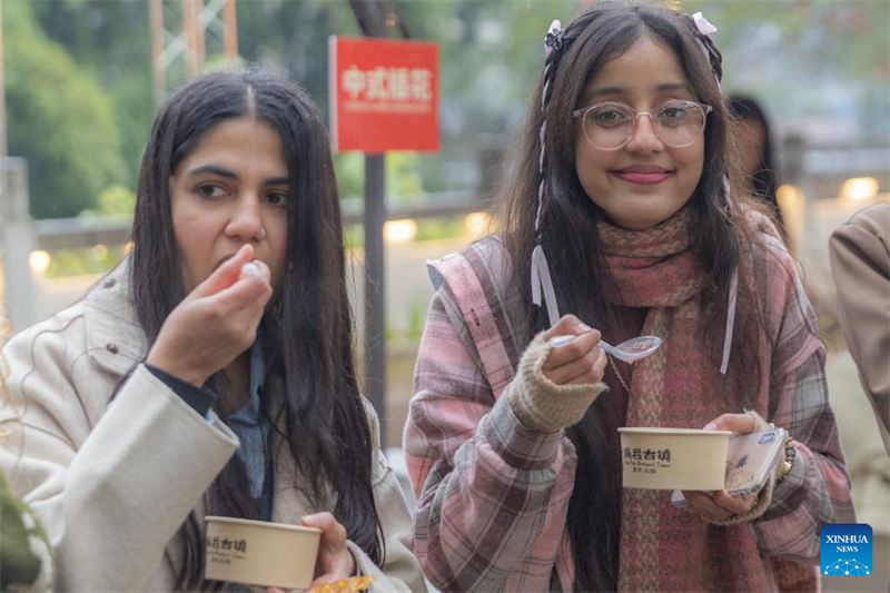 Φοιτητ?? απ? το εξωτερικ? σε πολιτιστικ?? δραστηρι?τητε? στην Τσ?νγκτσινγκ