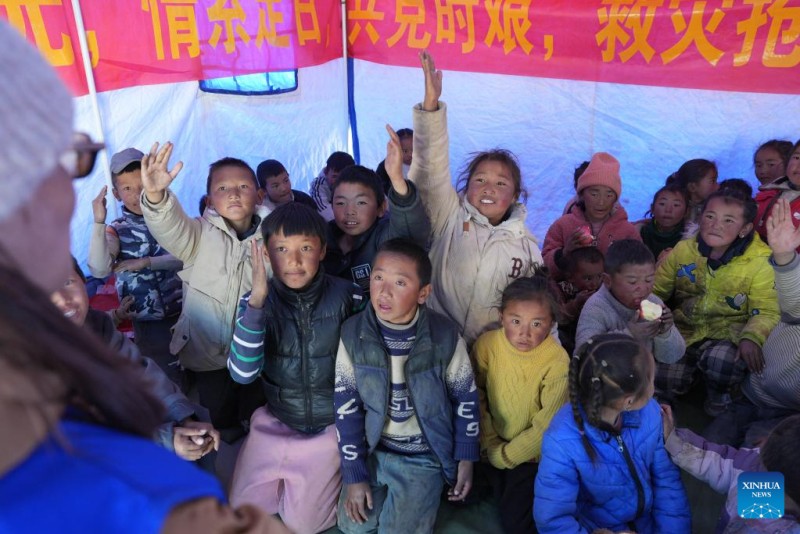 Σεισμ?? στο Θιβ?τ: Προτεραι?τητα η μετεγκατ?σταση και η περ?θαλψη των πληγ?ντων