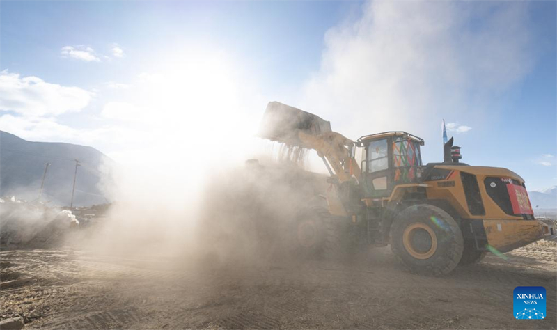 Εικ?νε? απ? την προσωριν? στ?γαση των πληγ?ντων του σεισμο? στην Ντ?νγκρι (Θιβ?τ)