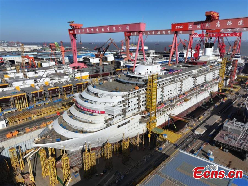 Αεροφωτογραφ?α δε?χνει το δε?τερο μεγ?λο κρουαζιερ?πλοιο εγχ?ρια? κατασκευ?? τη? Κ?να?, το "Adora Flora City", στα ναυπηγε?α Waigaoqiao στη Σαγκ?η, στι? 15 Ιανουαρ?ου 2025. (Φωτογραφ?α / China News Service)
