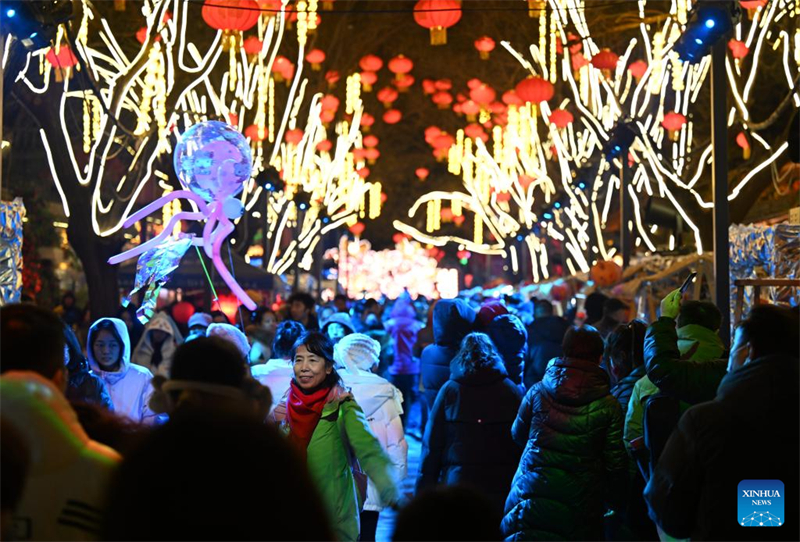 Πλ?θο? τουριστ?ν στην αρχα?α π?λη τη? Τιαντζ?ν εν μ?σω των εορτασμ?ν του Κινεζικο? Ν?ου ?του?