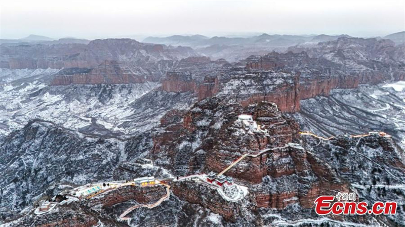 Μαγευτικ? το χιονισμ?νο τοπ?ο των βουν?ν Τα?χ?νγκ