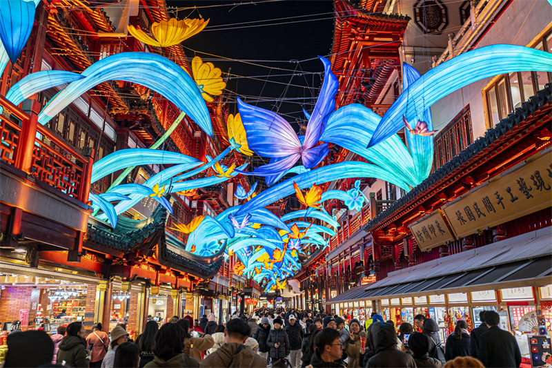 Η ?κθεση φαναρι?ν Γιουγιου?ν λ?μπει ?ντονα στην Σαγκ?η