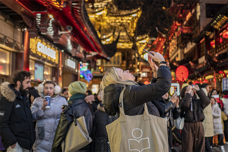 Η ?κθεση φαναρι?ν Γιουγιου?ν λ?μπει ?ντονα στην Σαγκ?η