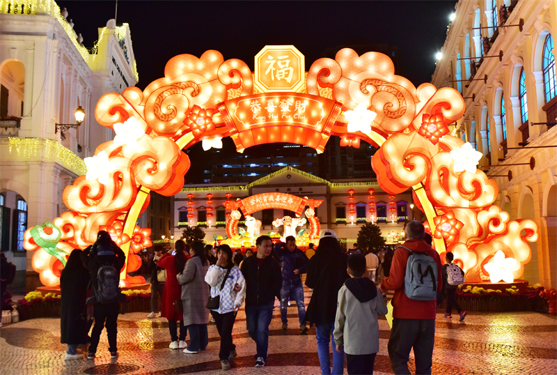 Η ?κθεση φαναρι?ν Γιουγιου?ν λ?μπει ?ντονα στην Σαγκ?η