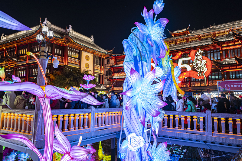 Η ?κθεση φαναρι?ν Γιουγιου?ν λ?μπει ?ντονα στην Σαγκ?η