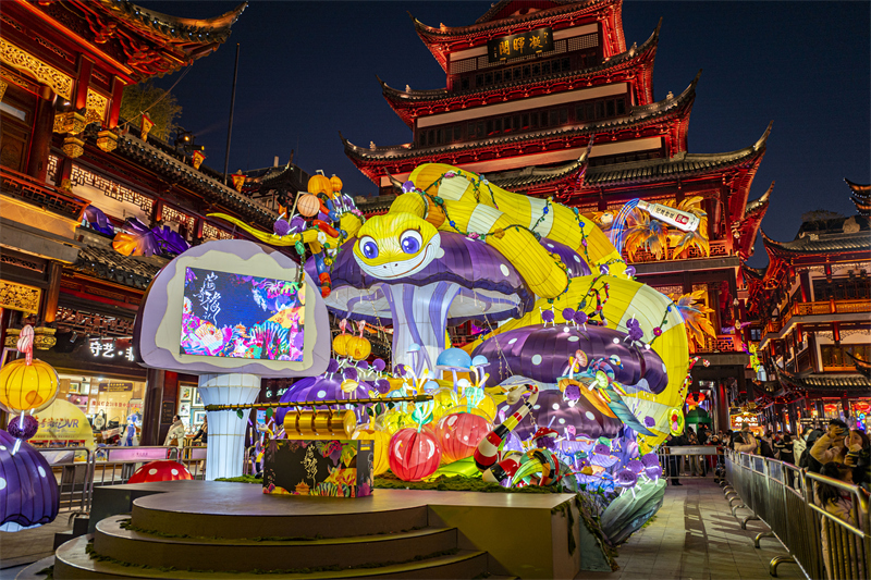 Η ?κθεση φαναρι?ν Γιουγιου?ν λ?μπει ?ντονα στην Σαγκ?η