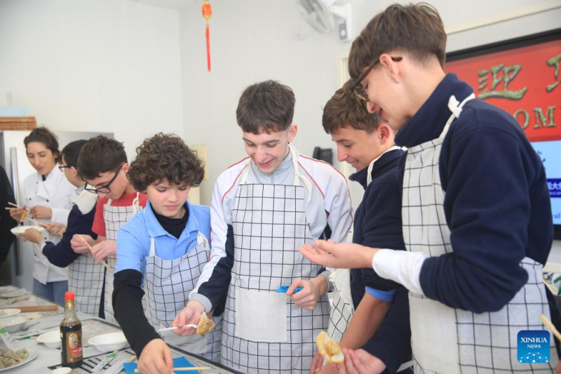 Μαλτ?ζοι μαθητ?? αλληλοεπιδρο?ν με την κινεζικ? κουλτο?ρα σε εκδ?λωση στο Γκ?ζο τη? Μ?λτα?