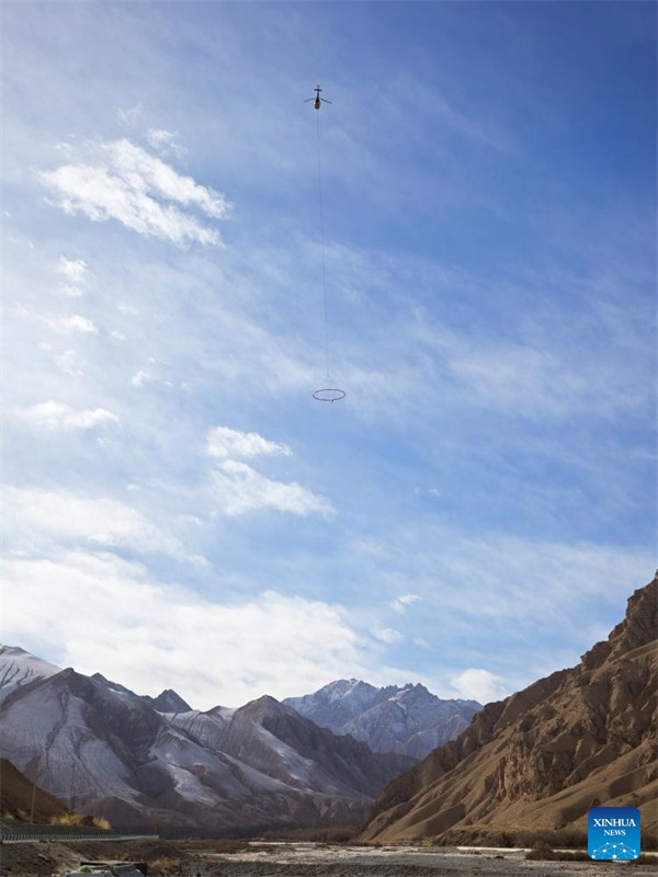 Η Εικ?να του ελικοπτ?ρου με το σ?στημα αν?χνευση? ?πω? προβλ?θηκε απ? την Κεντρικ? Τηλε?ραση τη? Κ?να? (CCTV). Πηγ?: CCTV