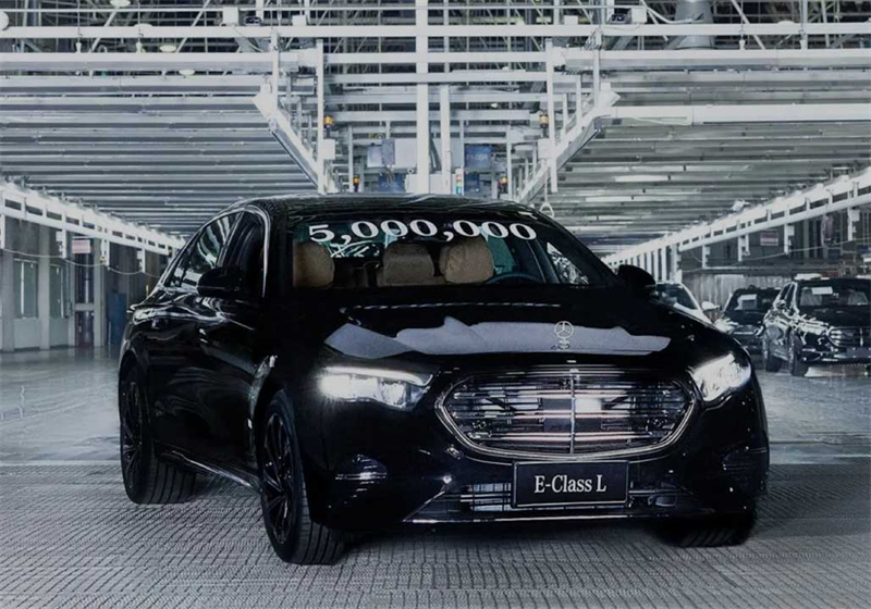 Τον Μ?ρτιο του 2024, η Beijing Benz, η κοινοπραξ?α τη? Mercedes-Benz με την Beijing Automotive Group Co., Ltd., γι?ρτασε την παραγωγ? του 5εκατομμυριοστο? οχ?ματ?? τη?. (Φωτογραφ?α / Mercedes-Benz)