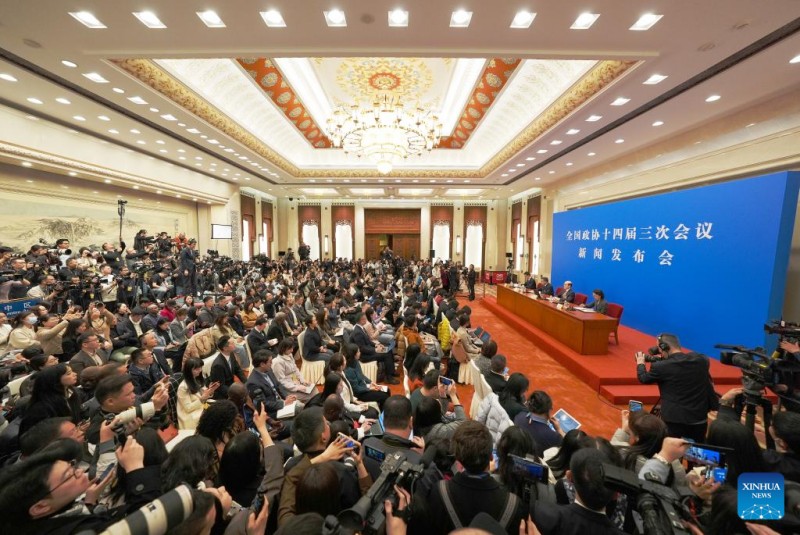 Συν?ντευξη τ?που απ? τη? Πολιτικ?? Συμβουλευτικ?? Δι?σκεψη? του Κινεζικο? Λαο?