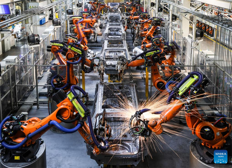 Σε αν?πτυξη τη? αυτοκινητοβιομηχαν?α? με γν?μονα την καινοτομ?α καλε? βουλευτ?? του Εθνικο? Λα?κο? Συνεδρ?ου