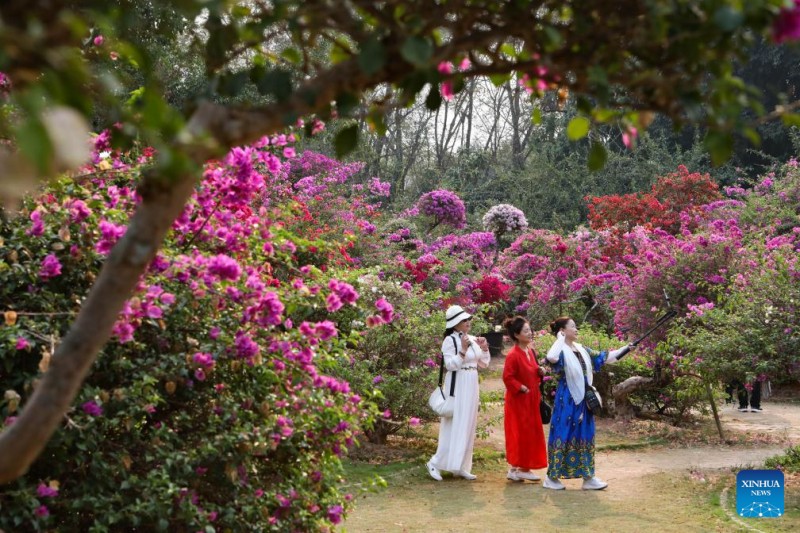 Ανοιξι?τικε? εικ?νε? απ? ?δι?φορε? περιοχ?? τη? Κ?να?